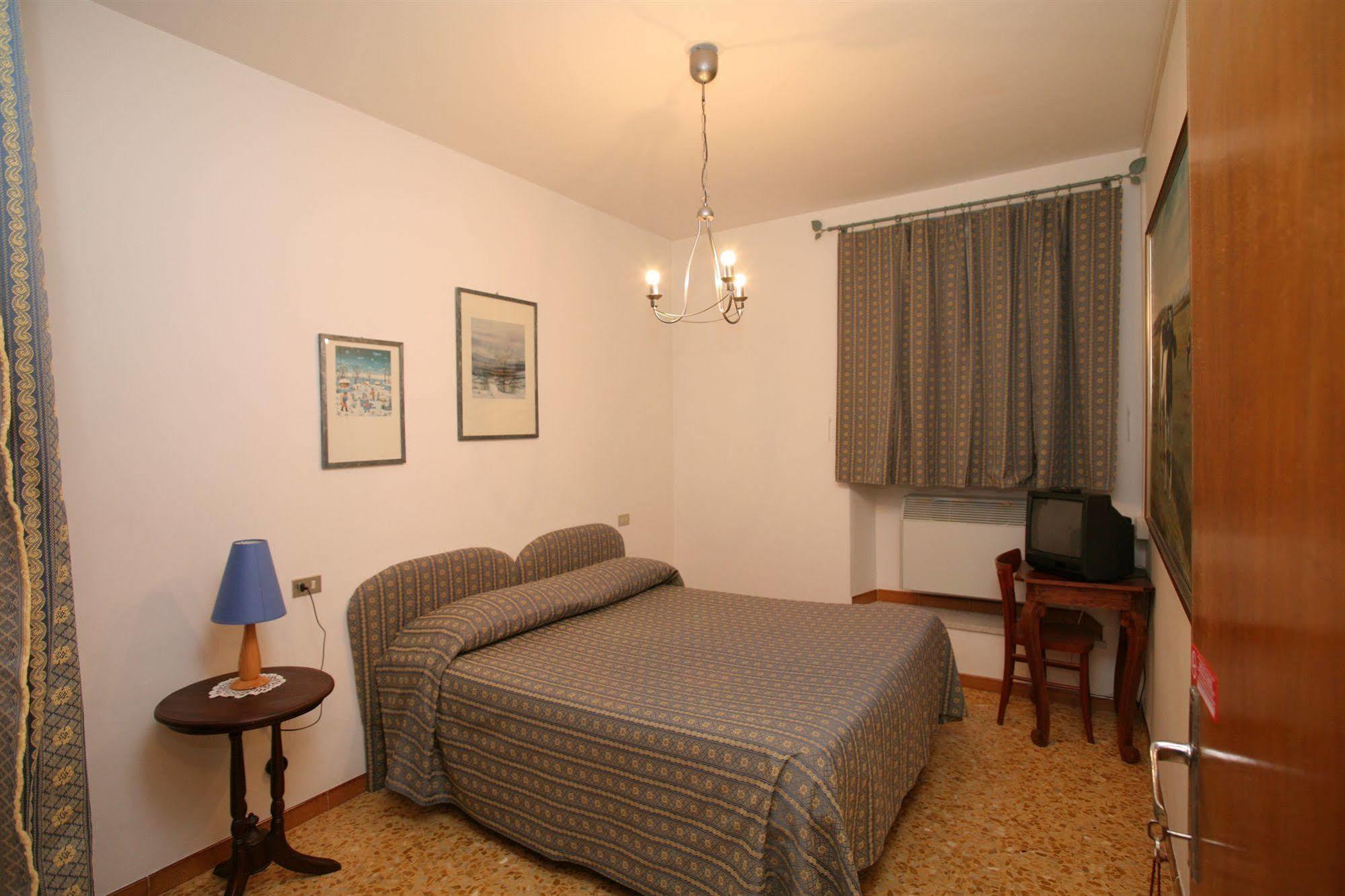 Hotel Roma Сканно Экстерьер фото